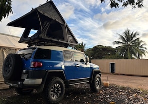 Property grounds - Overlander Smurfet FJ Cruiser (Anahola)