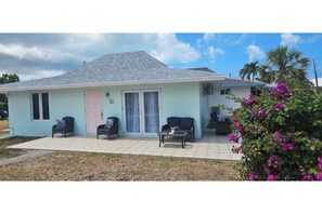 Exterior - Castaway Cove Beach Villa (Treasure Cay)