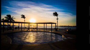 Outdoor pool - Golden Lake (Arraial do Cabo)