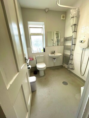 Handtücher, Seife, Toilettenpapier