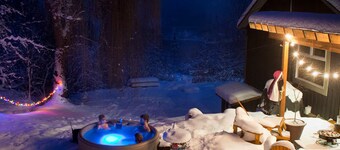 Bees Knees in the Trees Tiny Home - Hot Tub, Sauna & Cold Plunge