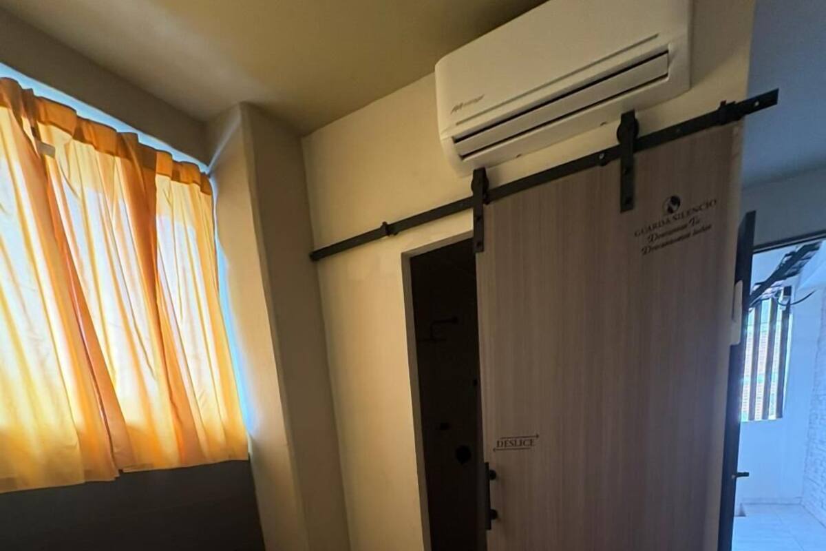 Quarto solteiro básico | Wi-Fi de cortesia