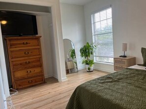 4 bedrooms, WiFi, bed sheets