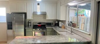 Spacious 4-bedroom house in charming Austin with AC