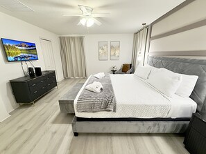 4 室のベッドルーム、アイロン / アイロン台、WiFi、ベッドシーツ