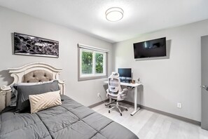 2 bedrooms, desk, free WiFi, bed sheets