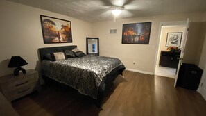 1 bedroom, iron/ironing board, WiFi, bed sheets - 1BR Suite w/ Kitchen, Patio ATL (College Park)