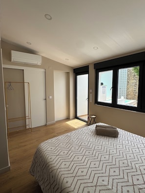 2 chambres, fer et planche à repasser, lit parapluie, Wi-Fi gratuit