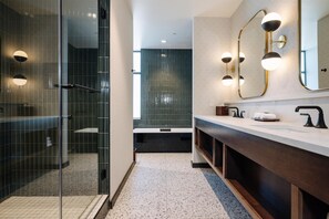 Hair dryer, towels, soap, shampoo - The Hotel Rambler Montgomery, Tapestry Collection By Hilton (Montgomery)