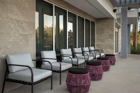 Porche. Home2 Suites By Hilton Weston Ft. Lauderdale