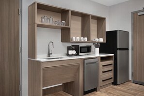 Studio Suite, Multiple Beds (Roll-In Shower) | Private kitchen | Coffee/tea maker, dining tables - Home2 Suites By Hilton Weston Ft. Lauderdale (Weston)