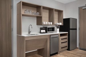 Studio Suite, Multiple Beds (Roll-In Shower) | Private kitchen | Coffee/tea maker, dining tables