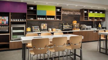 Tägliches inbegriffenes Frühstück zur Selbstbedienung