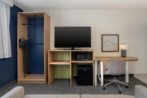 Room, 1 King Bed, Accessible (3x3 Shower, Mobility,Hearing)