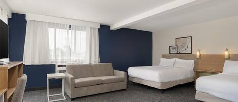 Room, Multiple Beds | Living area