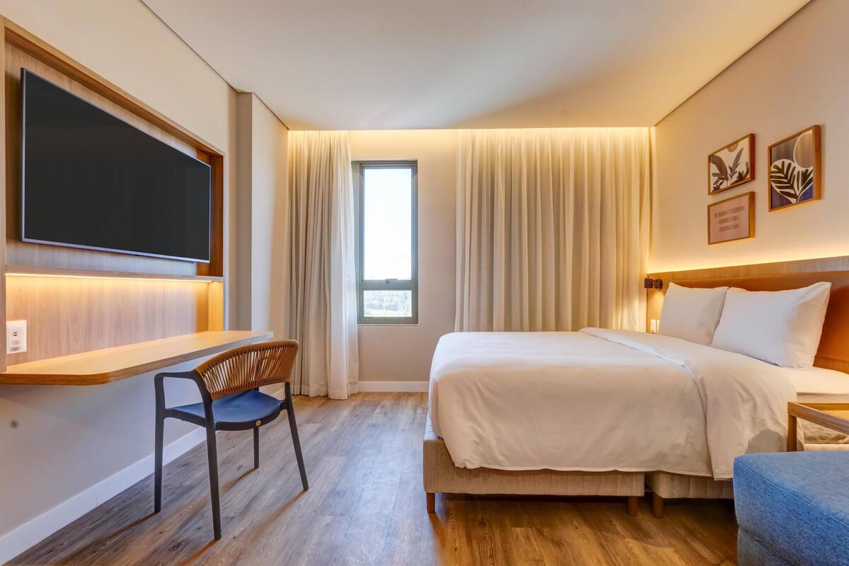 Ferros/tábuas de passar roupa, Wi-Fi de cortesia, roupa de cama