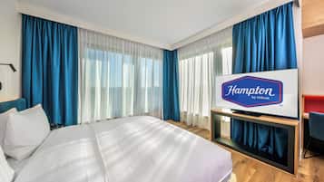 Tweepersoonskamer, 1 kingsize bed | Hypoallergeen beddengoed, een kluis op de kamer, een laptopwerkplek