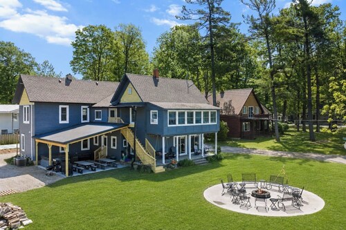 Rare 9BR Luxury Retreat | Hot Tub | Game Room