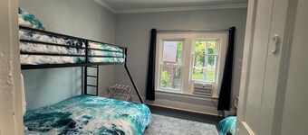 Crystal Lakehouse ~ Sleeps 18 ~ Renovated Historic Hotel ~ Montcalm County