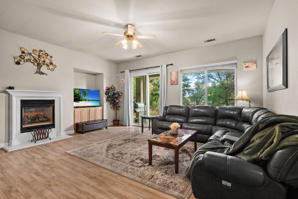 Smart TV, table football