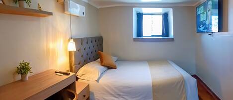 2 makuuhuonetta, silitysrauta/-lauta, Wi-Fi, vuodevaatteet