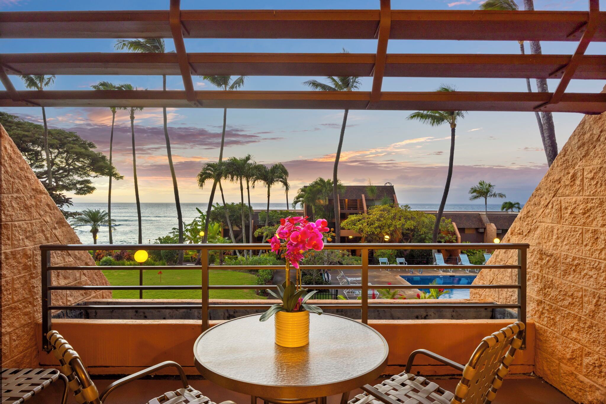 Classic Condo, 1 Bedroom, Lanai, Ocean View | Lanai