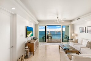 Unclassified image, 4 of 40, button