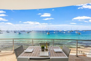 Unclassified image, 4 of 40, button