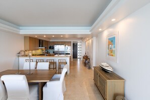 Dining - Luxury Beachfront Condo (201) (Simpson Bay)