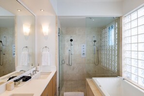 Hair dryer, towels - Luxury Beachfront Condo (201) (Simpson Bay)