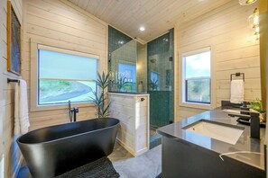 Bruser, hårtørrer, håndklæder