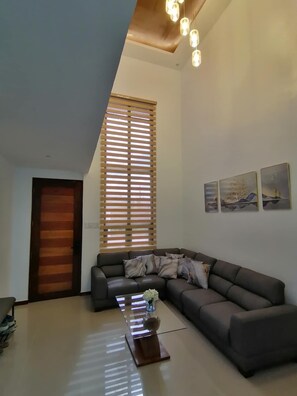 TV - Luxury Solar Home where Style Meets Sustainability (Lipa)