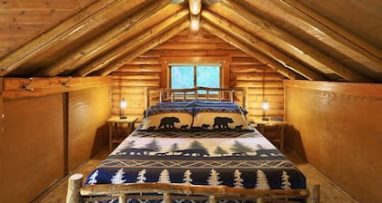 Shaky Jack’s Cabin - Secluded log cabin close to lovely Sault Ste. Marie