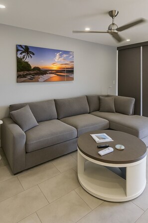 Smart TV, table tennis - Remodeled 1-bedroom condo in South Maui • Pool • Hot Tubs• Beach • Ocean View (Kihei)