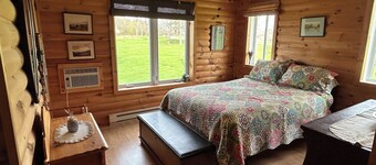 Chalet Beauly, panoramic views of St.Lawrence River from a Heritage Property
