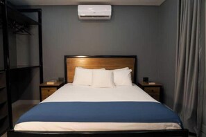 1 bedroom, internet, bed sheets
