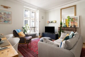 TV, stereo - Appartement Laugier - Welkeys (Paris)