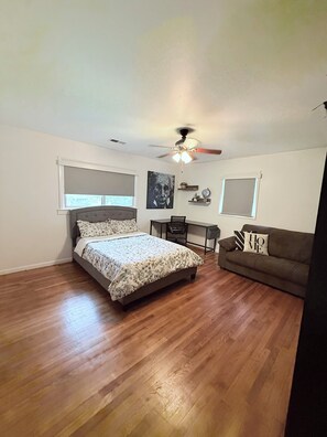 3 Schlafzimmer, Bügeleisen/Bügelbrett, WLAN, Bettwäsche