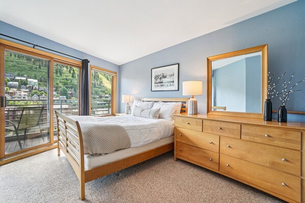 3 chambres, fer et planche à repasser, accès au Wi-Fi (inclus)