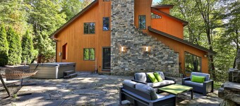 Lakewood Lodge: 4BR/2.5BA Killington Home | Private Hot Tub, Wood Fire, Kent Pond & EV Charging