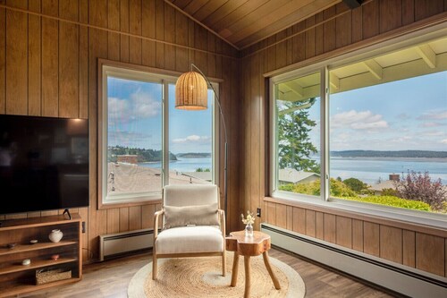 Stunning Ocean & Mountain Views | 2BR/2BA with BBQ