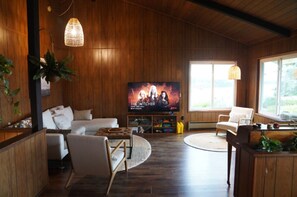 Una Smart TV, libros