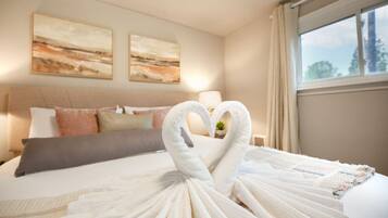 3 bedrooms, desk, iron/ironing board, free WiFi