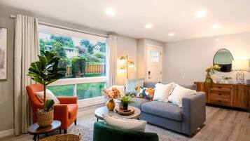 Smart TV, books, offices