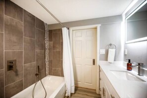 Hair dryer - Modern Cozy Bright 2BR Lower Unit w/private entry (Seattle)