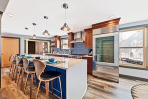 Fridge, microwave, oven, stovetop - Enjoy pure luxury in Alta in this Contemporary Condominium with Hot Tub (Alta)