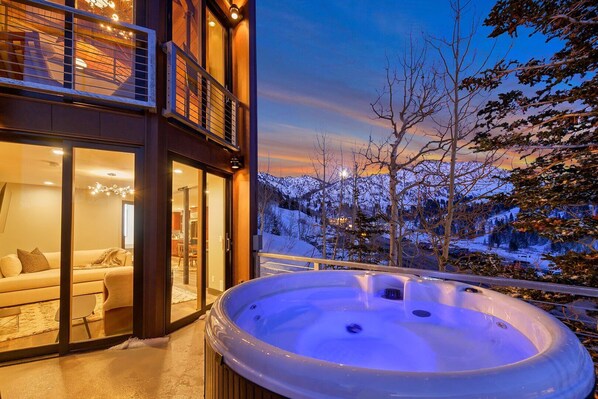 Terrace/patio - Enjoy pure luxury in Alta in this Contemporary Condominium with Hot Tub (Alta)