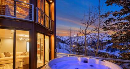 Enjoy pure luxury in Alta in this Contemporary Condominium with Hot Tub