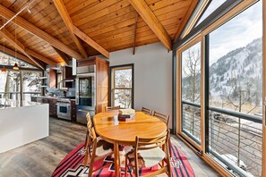 Dining - Experience the Epitome of Luxury in this Gorgeous Unit with Hot Tub (Alta)