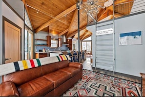 TV, fireplace - Experience the Epitome of Luxury in this Gorgeous Unit with Hot Tub (Alta)